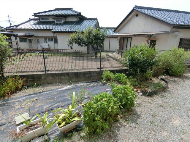 竜王新町４SLDKの庭