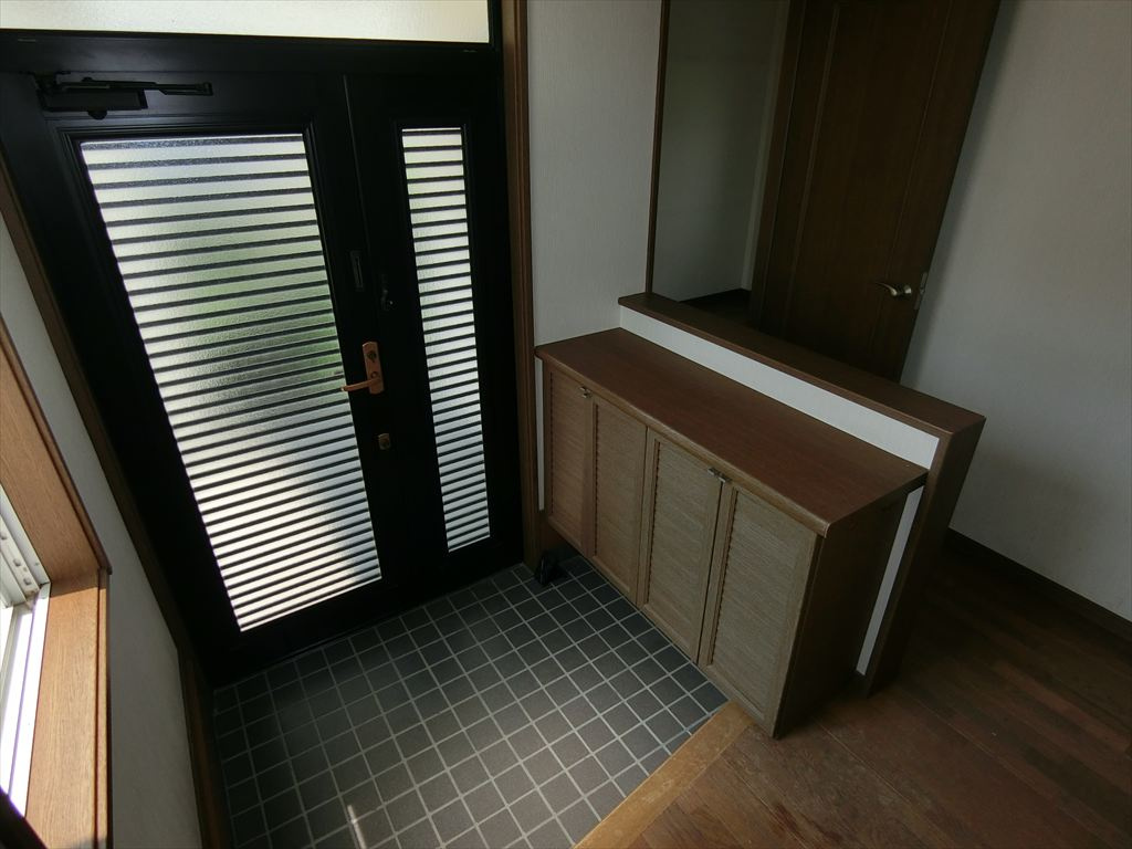竜王新町４SLDKの玄関