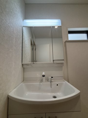 川越市諏訪町第2 5号棟の独立洗面台