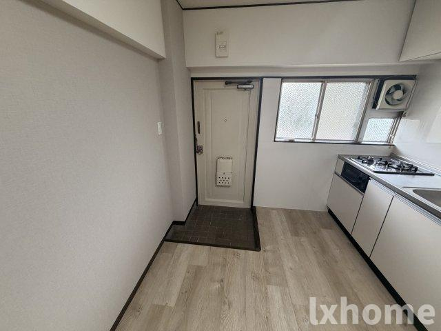 三和第8マンションの玄関