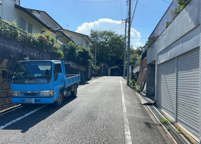 【展望】 | 桜や紅葉の名所に出かける人は多いと思いますが、家にいながら季節の移ろいを感じる生活を送りませんか？リビングや窓から見える景色が生活を彩るワンポイントに！現地から見える景色を堪能してみては如何でしょう。