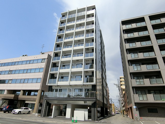 ラディア近代美術館前