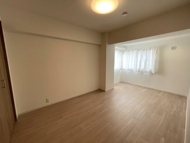 芦屋パークマンションB棟の洋室|約8.7帖洋室。