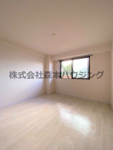 【洋室】 | 　シャトー東寝屋川 | きれいな洋室です