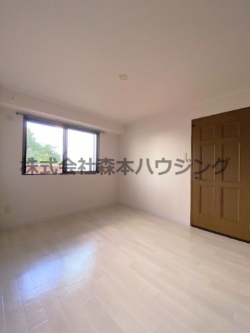 【洋室】 | 　シャトー東寝屋川 | ゆったりした洋室です