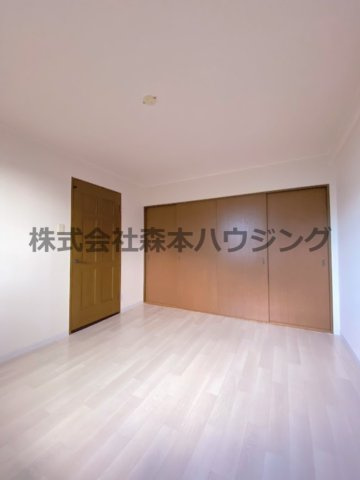 【洋室】 | 　シャトー東寝屋川 | 使い勝手のいい洋室です