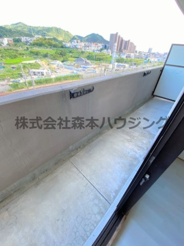 【バルコニー】 | 　シャトー東寝屋川 | 落ち着いた時間を過ごせるバルコニーです