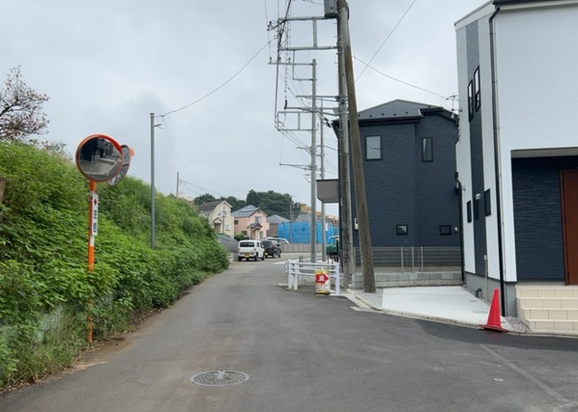 【展望】 | 土地の地勢が高台の場合、景色を綺麗にみることができ、景色にこだわってお家探ししている方におすすめです！また平坦地よりも風通しがいいというメリットがあります。デメリットもあるので是非現地でご確認下さい。