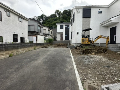 【前面道路含む現地写真】