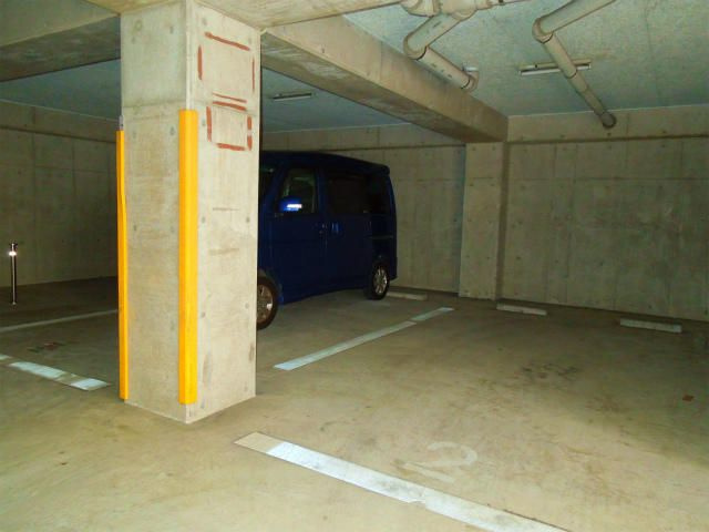 パインツリー港南台の駐車場