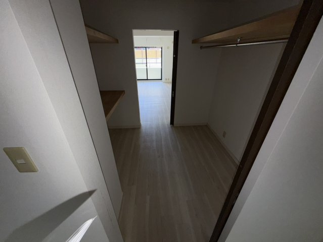 ビラ三秀山中の内装