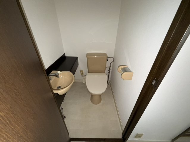 ビラ三秀山中のトイレ