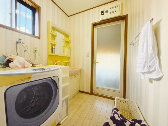 稲敷郡河内町の嬉しい家具付き♪おしゃれキッチン♪の脱衣所