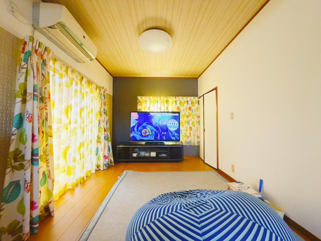 稲敷郡河内町の嬉しい家具付き♪おしゃれキッチン♪の居間・リビング