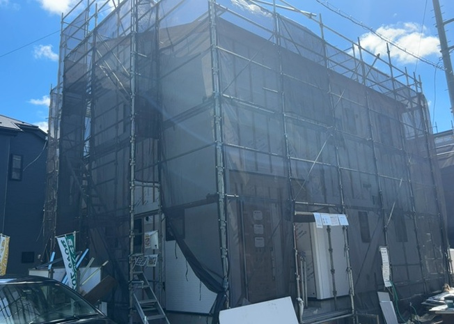 【庭】 | 庭があることでガーデニングや家庭菜園はもちろん、こどもの遊び場やペットを放して遊ぶことができます。また、家の周囲に余裕があるということです。隣地との間があれば、十分な日当たりと、風通しが確保できます。