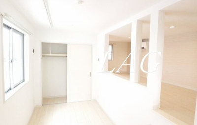 【居間・リビング】 | ＲＩＺＥＳＴ　川口元郷Ⅱ | 洋室のお部屋です。