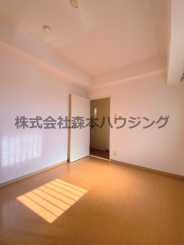 【洋室】 | 　ベルドミール | 使いやすい洋室です