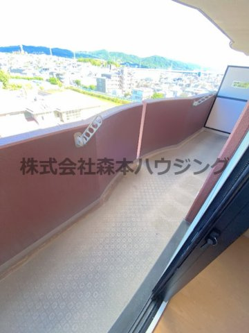 【バルコニー】 | 　ベルドミール | 開放的で明るい空間を演出してくれるバルコニーです