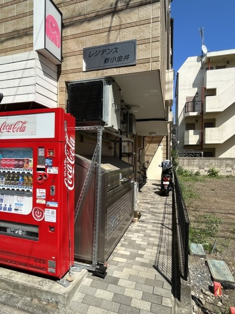 レジデンス新小金井のエントランス