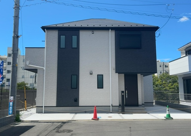【前面道路含む現地写真】 | 小田急小田原線「玉川学園前」駅や横浜線「町田」駅アクセス可能な立地です。バス停「木倉有楽」徒歩9分など複路線が使えます。幅員や車の出し入れのしやすさも含めて、現地の周辺状況をご確認くださいませ。