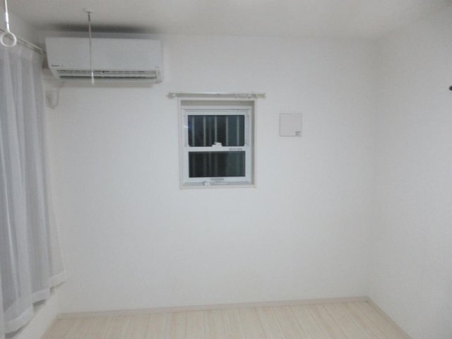 メゾン・ド・ソレイユ八潮の洋室