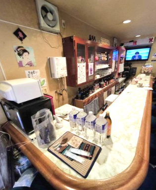 十三東店舗の内装