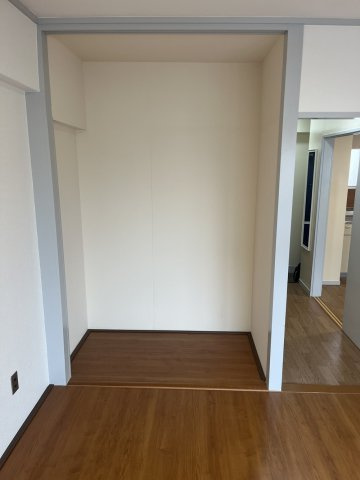 遠萬ビルの収納