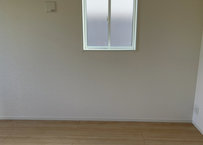 【子供部屋】 | 2階にある5.7帖および6.7帖の洋室は、お子様のお部屋にぴったりです。全居室フローリングでお手入れがしやすく、収納用クロゼットを備えているため勉強道具や衣類を整理整頓して部屋を広く使用することが可能