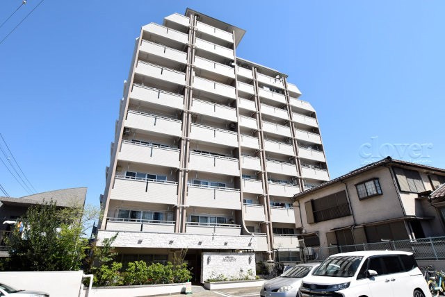 【外観】 | 池袋マンションヒルハイム | 私たち不動産業スタッフは、よく「いい面構えの建物です」「雰囲気ありますねえ」という言葉を使いますが、当マンションもまさにそのような姿で佇んでいます。～即日のご見学可能～　お問合せはお気軽にどうぞ。
