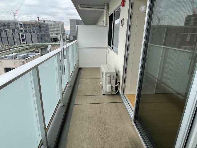 京王府中テラスのバルコニー|※別号室参考写真です