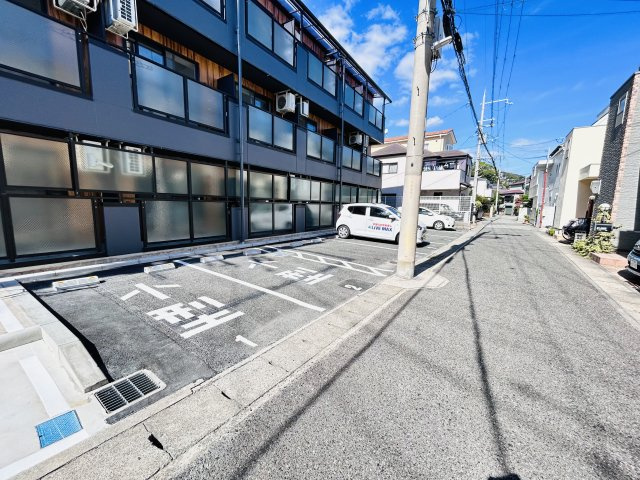【駐車場】