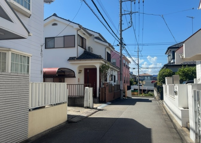 【トイレ】 | トイレは大きさや形、機能、抗菌性などが異なる多種多彩なタイプが各メーカーから出ています。それぞれに良さがあるため、事前にどういったタイプのトイレがいいのかをご家庭内で決めて、内見に行くといいでしょう。