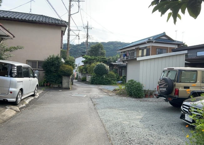 【展望】 | 土地の地勢が高台の場合、景色を綺麗にみることができ、景色にこだわってお家探ししている方におすすめです！また平坦地よりも風通しがいいというメリットがあります。デメリットもあるので是非現地でご確認下さい。