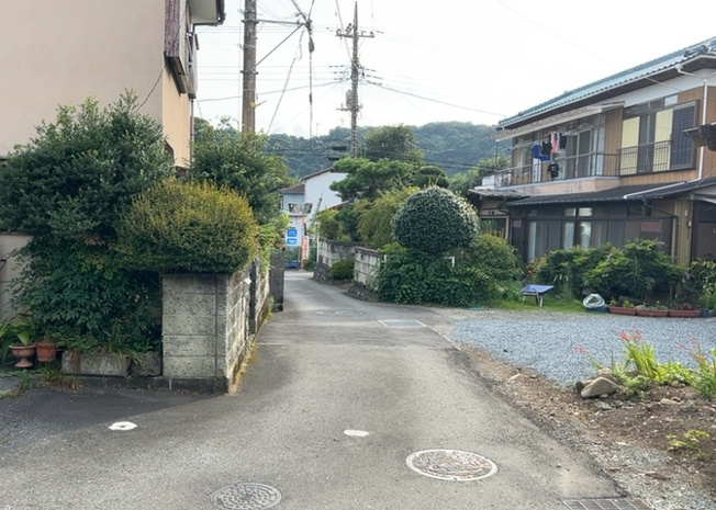 【展望】 | 桜や紅葉の名所に出かける人は多いと思いますが、家にいながら季節の移ろいを感じる生活を送りませんか？リビングや窓から見える景色が生活を彩るワンポイントに！現地から見える景色を堪能してみては如何でしょう。