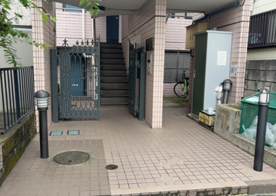 【内装】 | スカイコート矢部第２ | 共有部分は、住民なら誰もが使える設備のこと。例えば駐車場やエレベーター、インターネット設備、セキュリティ設備などがあります。他にも、マンションの廊下・外部階段やエントランス・ゴミ置き場などがあります。