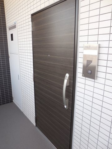 ライジングプレイス両国二番館の玄関