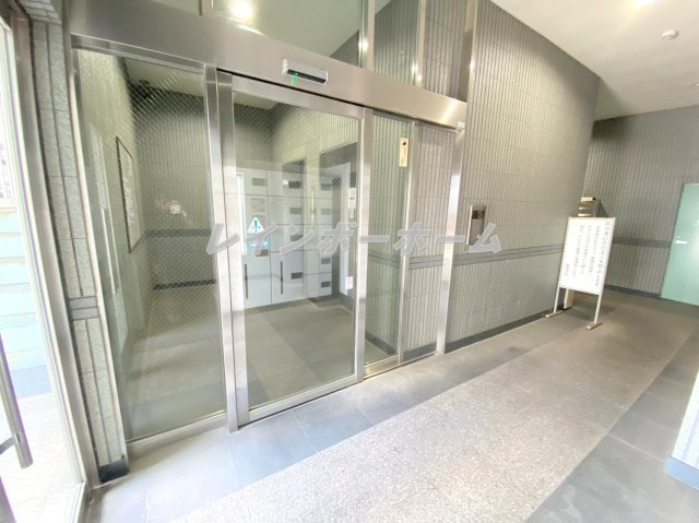 特典：仲介手数料が無料です!!のエントランス