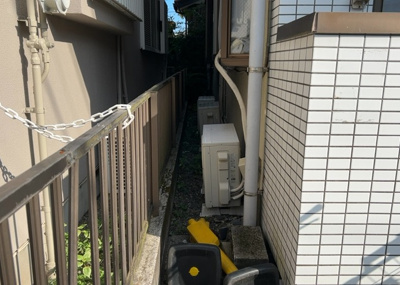 【外観】 | シャルム林間 | 物件によっては、入居者が個人的に使用できる専用庭がついているものもあります。また、住宅の中にある土間の部分を庭と呼ぶこともあります。庭の用途は住む人によって変わり、それによってデザインもさまざまです。