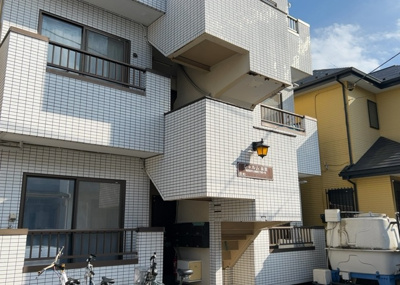 【防犯設備】 | シャルム林間 | 室内の防犯設備もチェックしましょう！モニター付きインターホンが設置されているか、防犯シャッターが設備されているか、ベランダに人が上がってきにくい高さかなどチェックしておくと入居後も安心できるでしょう。