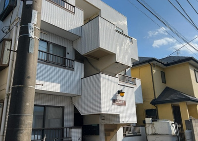 【外観】 | シャルム林間 | 眺望の良さを楽しめるダイニングキッチンで家族団らんの時間を過ごしてはいかがでしょうか。バルコニーから見える景色を家族で眺める時間は、時間が経つのを忘れてしまいそうですね。是非、現地を見に行きましょう！