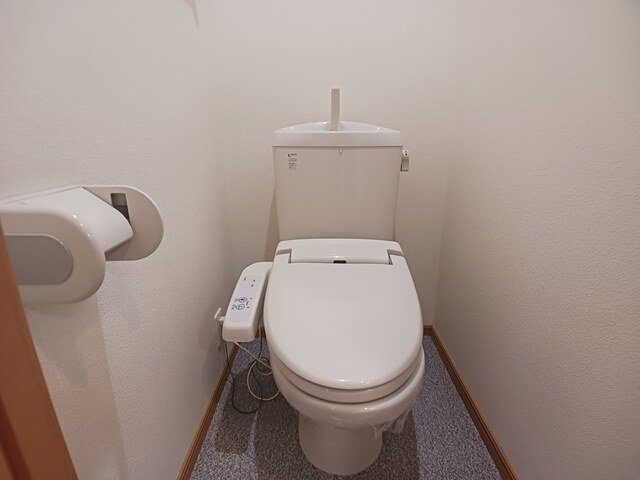 サンタモニカのトイレ|コンパクトで使いやすいトイレです