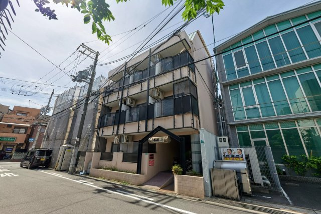 AP122 EST-1（昭和町） 302の外観|



