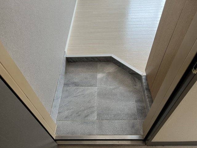 ザ・プラザオーベル白山の玄関
