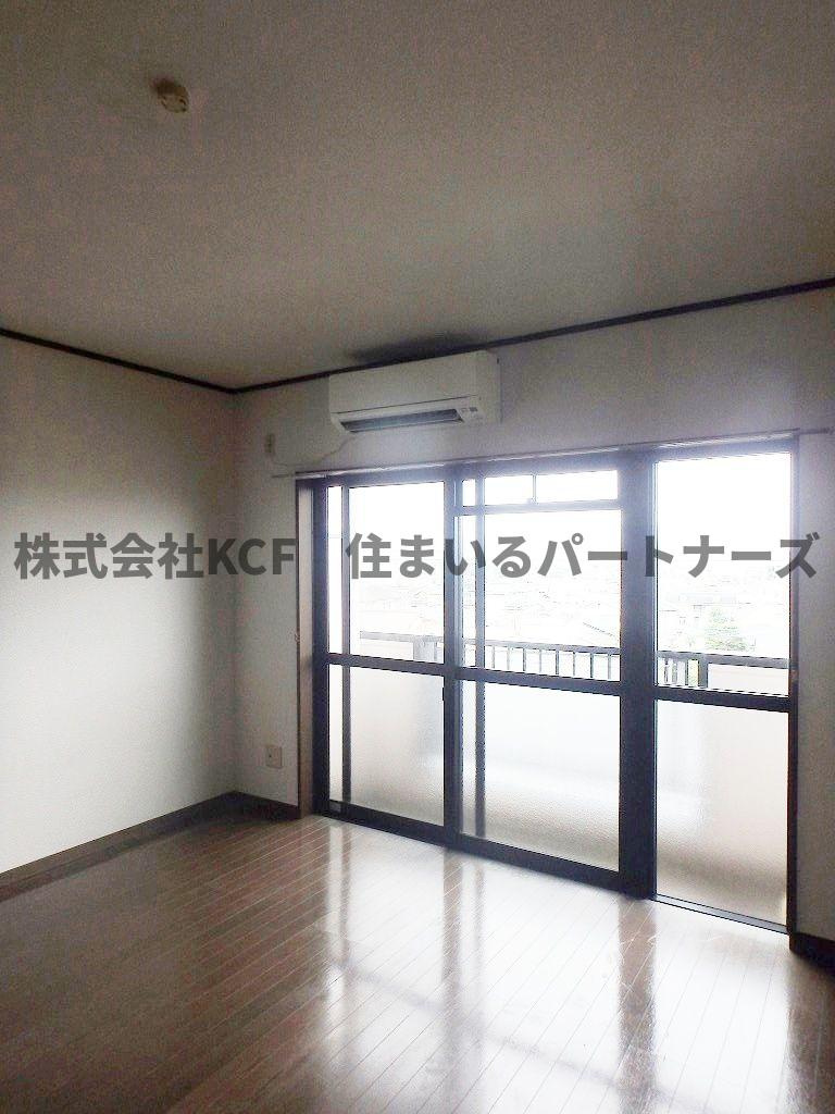 クラウンVの洋室|スタンダードな洋室です