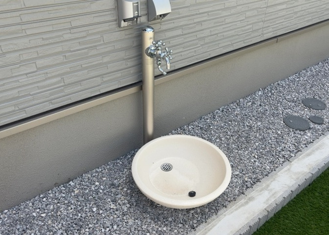 【設備】 | 暮らしの利便性を高める先進の設備が整っています。浄水器や食器洗乾燥機付きシステムキッチン、オートバス、温水洗浄便座など毎日の家事をサポートする仕様が満載。新築ならではの快適さを存分に体感できます。