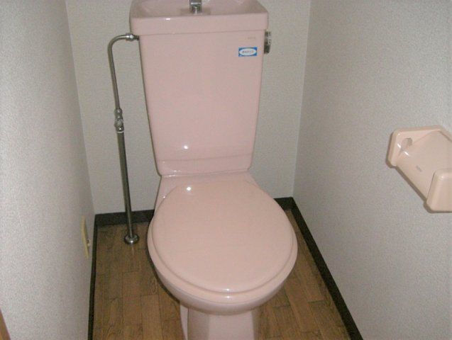 アーバンクルーザー六ツ門のトイレ|落ち着いた色調のトイレです