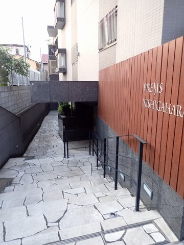 ブランシエスタ飯田橋のエントランス