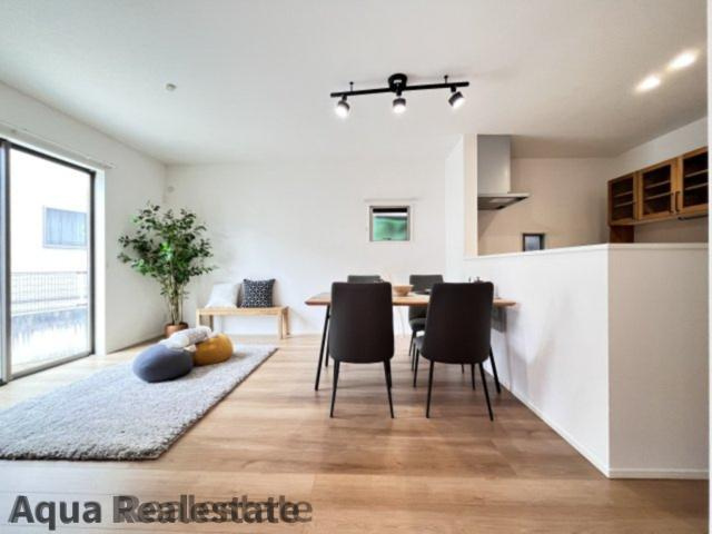 オール電化デザイナーズハウス高松市屋島中町建売①の居間・リビング|使いやすいリビングです　※同仕様の施工事例です。
