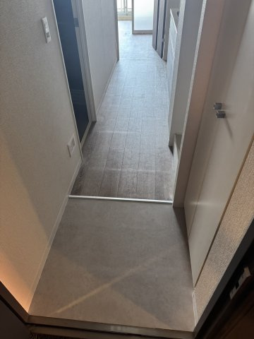 オーパスホームズ千駄木の玄関