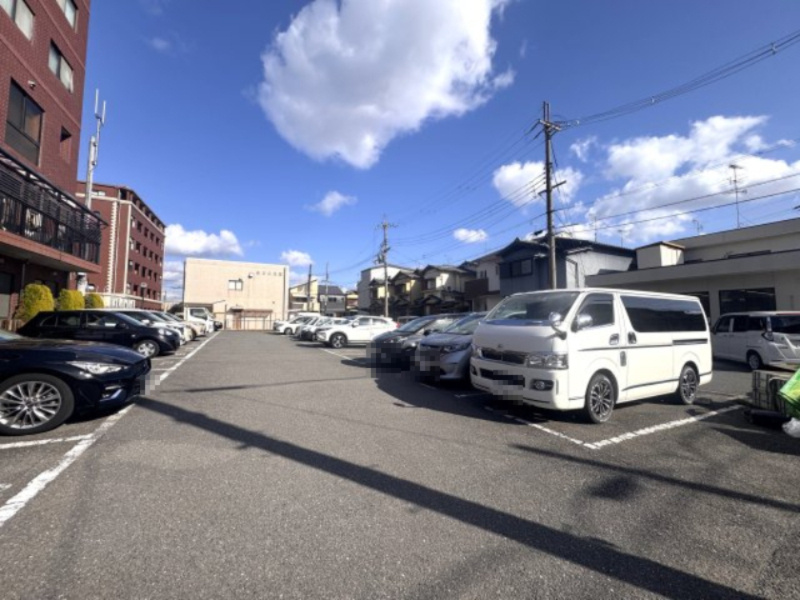 NKビルの駐車場